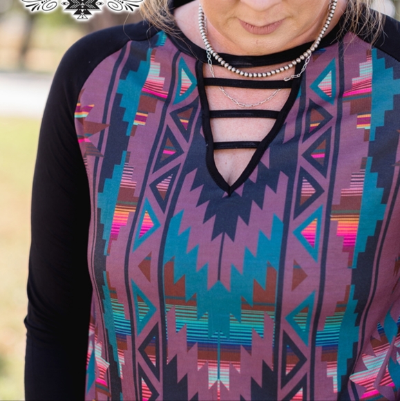 🌵Purple Aztec 3/4 sleeve🌵 Top V Neck Crazy Train - Picture 2 of 3